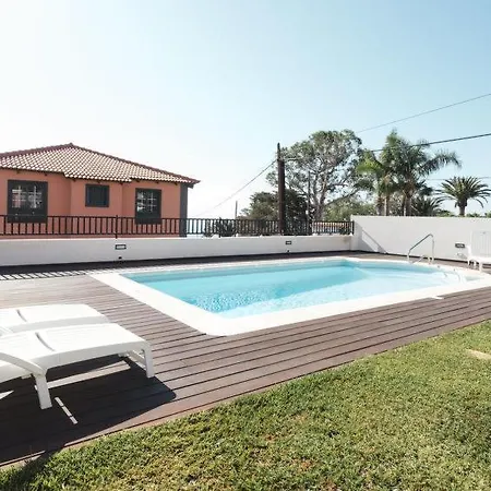 Nyaraló Sleeps 6 Pool Wifi *