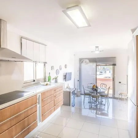 Sleeps 6 Pool Wifi Nyaraló