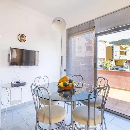 Sleeps 6 Pool Wifi Nyaraló